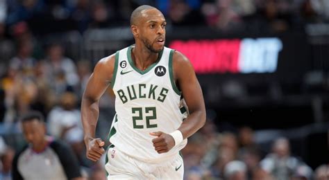 Report Bucks Re Sign Forward Khris Middleton To Three Year 102M Deal