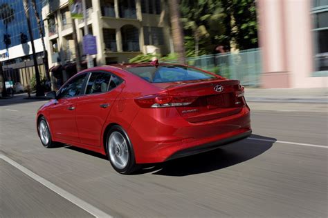 Hyundai Elantra Technical Specifications And Fuel Economy