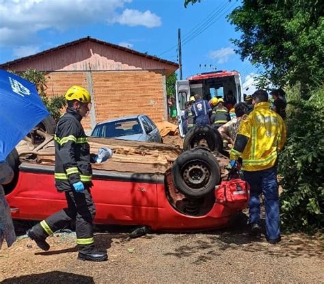 Carro Cai Em Barranco E Motorista Resgatado Em Luzerna Der Luiz