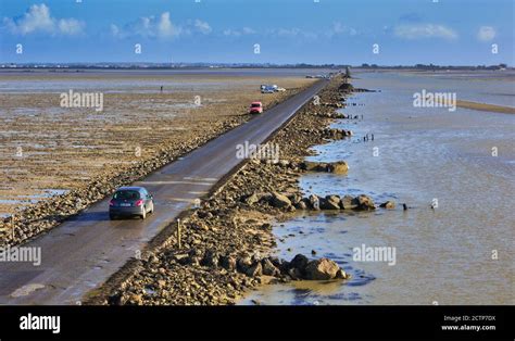 Le Passage Du Gois Qui Relie Le Continent Fran Ais Noirmoutier