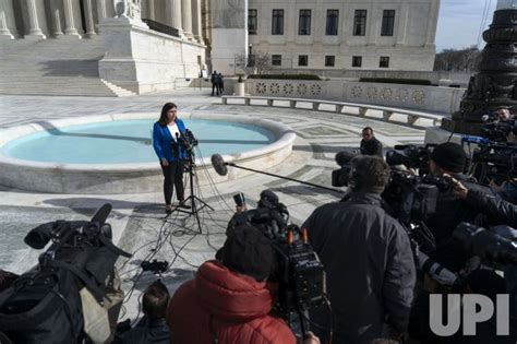 Photo Supreme Court Hears Oral Arguments In Trump Ballot Case