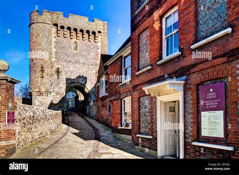 Barbican Gate Lewes Castle Lewes Sussex England Stock Photo Alamy