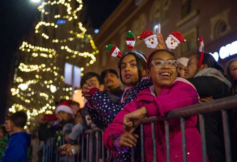 9news Parade Of Lights Thrills Large Crowds In Downtown Denver On Mild