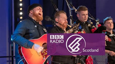 Tom Walker Red Hot Chilli Pipers Leave A Light On Akkoorden Chordify
