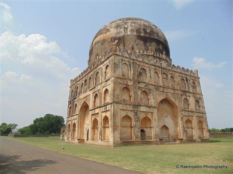 Ashtur - The Bahmani Tombs in Bidar - Journey & Life.