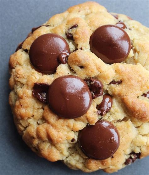 Triangle Desserts On Instagram “big Fat Chocolate Chip Cookies😋🍪🔥 📷 Ninafriend 📍 Big Fat