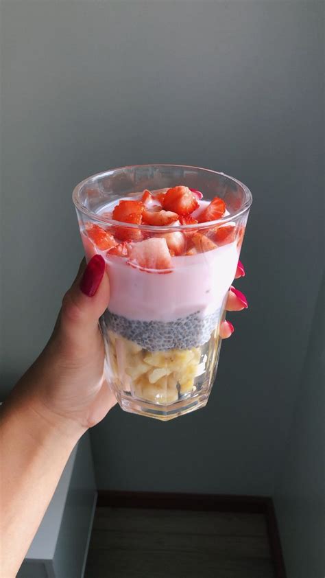 Banana Pudim De Chia Iogurte Morango🍌🥛🍓 Lanches Saudáveis