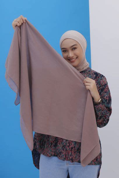 Tutorial Hijab Ala Indah Nada Puspita Ke Hijab Celebration Day