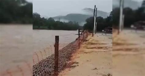 Duas cidades do Extremo Sul de SC cancelam aulas em função das fortes