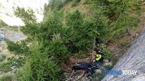 Incidente Stradale Salbertrand Strada Del Pramand Moto Precipitata