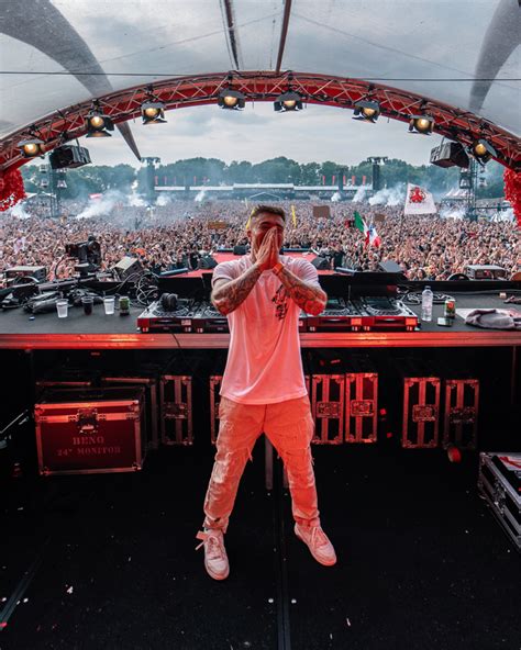 Headhunterz Defqon Friday Saturday Cool Visuals Hot Results