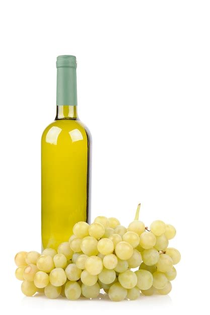 Garrafa De Vinho Branca E Uvas Isoladas Em Branco Foto Gr Tis