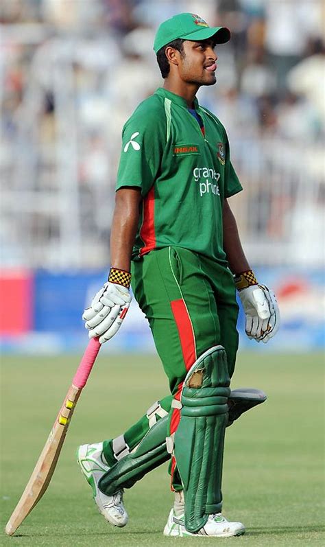 Tamim Iqbal walks back after scoring 60 | ESPNcricinfo.com