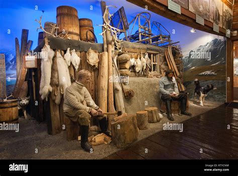 Trappers Cabin Hi Res Stock Photography And Images Alamy