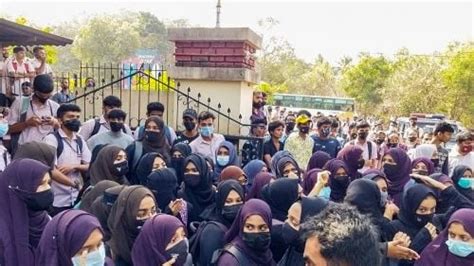 Sc To Consider Listing Plea On Karnataka Hijab Row Karnataka Hijab Row