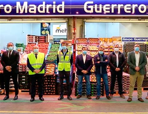 Empresas Y Trabajadores De Los Mercados Centrales Homenajean A Las