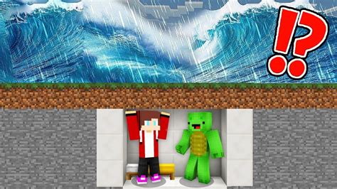 How JJ And Mikey Built A Bunker And Survived TSUNAMI In Minecraft