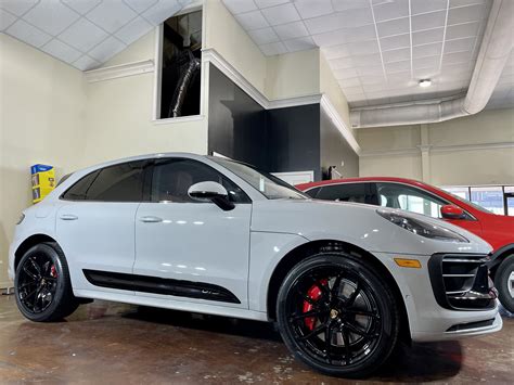 2024 Macan Chalk Exterior Black Gloss Vs Matte Black Accents