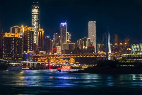 最美不过南滨路跨江桥游轮夜景电脑壁纸高清图片 4000x2667 4K风景高清壁纸 典雅壁纸