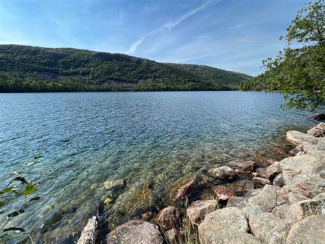 Premium Photo Hiking Around Jordans Pond