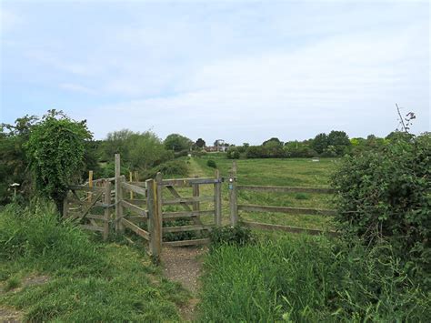 Footpath To Waterbeach Station © John Sutton Cc By Sa20 Geograph