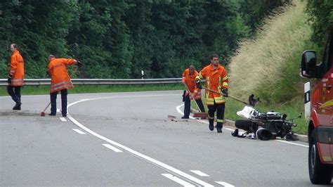 Sinsheim Fotos Motorradfahrer Stirbt Bei Unfall Auf B292