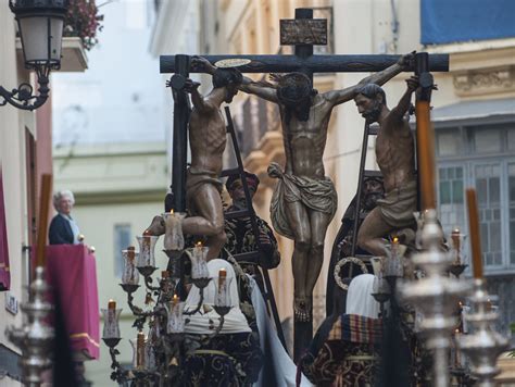 Viernes Santo En Sevilla El Paso De Misterio De La Herm Sevilla