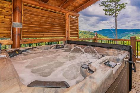 6 Best Gatlinburg Cabin Hot Tub Properties. Mountain Views!