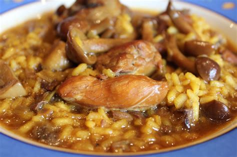 Pacocinartu Arroz Meloso De Pollo Y Conejo Con Setas Y Ajos Tiernos