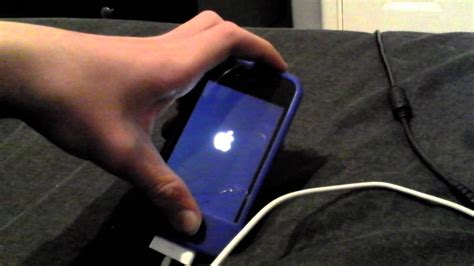 How To Fix A Ipod Iphone That Wont Turn On Youtube