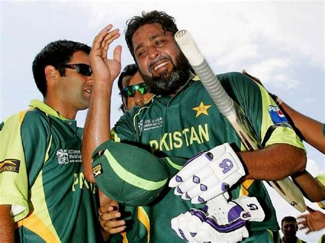 Fetch Free Wallpapers Inzamam Ul Haq Wallpapers