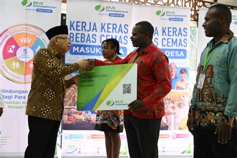 Wapres Serahkan 20 000 Kartu BPJS Ketenagakerjaan Di Papua IARFC