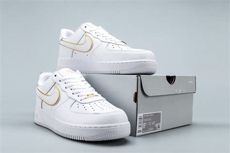 White Nike Air Force 1 07 Ess Metallic Gold Swoosh