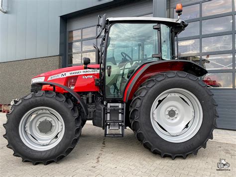 Massey Ferguson 5711M Dyna 4 Trekkerweb