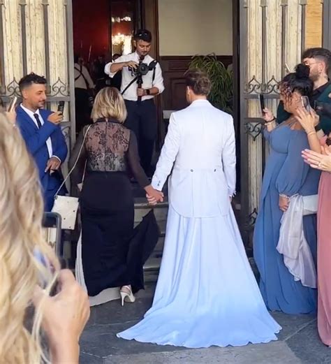 Valerio Scanu Si Sposato Il Look Del Cantante Per Il Matrimonio