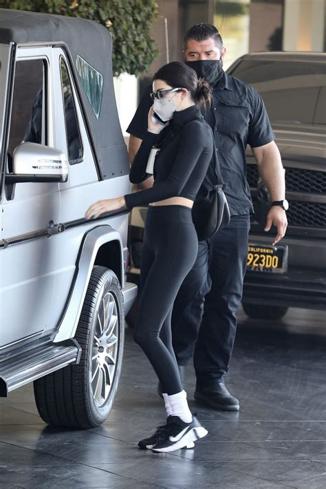 Kendall Jenner Flaunts Her Tight Ass And Cmeltoe 12 Photos The