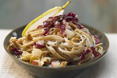 Nudeln Mit Radicchio Und Walnuss Birnen Sauce Naturarzt