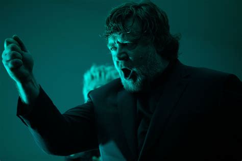 O Exorcismo filme de terror Russell Crowe ganha trailer pôster e