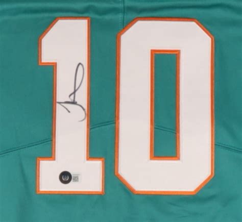 Tyreek Hill Signed Dolphins Jersey (Beckett) | Pristine Auction