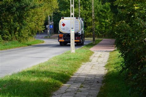 Osiem Przej Dla Pieszych Czterech Wykonawc W Powiat Skar Yski