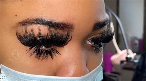 Worlds Longest Eyelashes