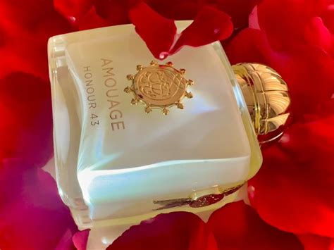 Honour 43 Woman Amouage Fragancia Una Fragancia Para Mujeres 2021