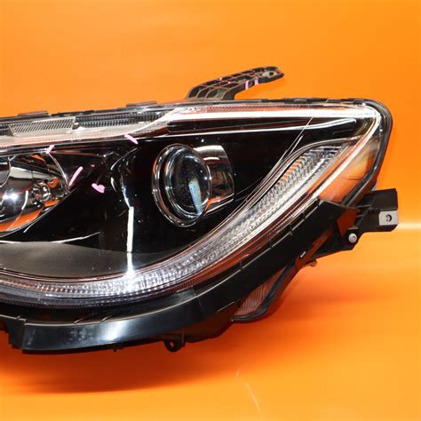 Chrysler Pacifica Headlight Left Driver 2017 2018 2019 2020 2021