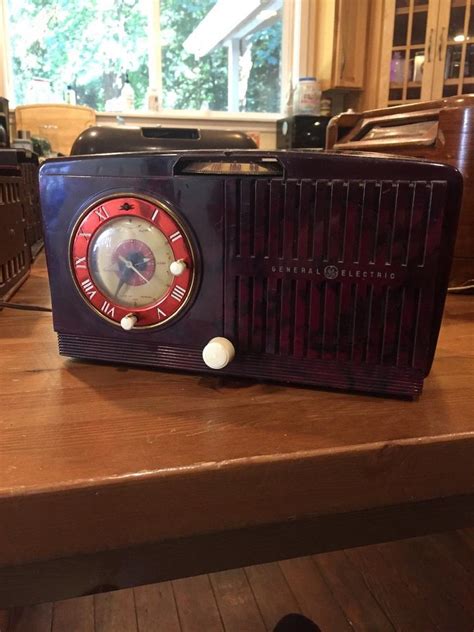 Ge General Electric Tube Radio Alarm Clock Bakelite Model 542 Red