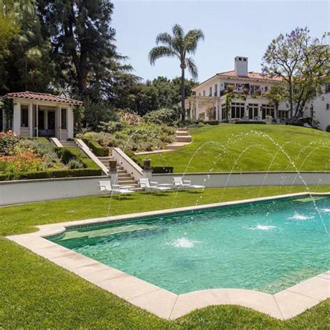 Step Inside Angelina Jolies 25million Home In Los Angeles Los