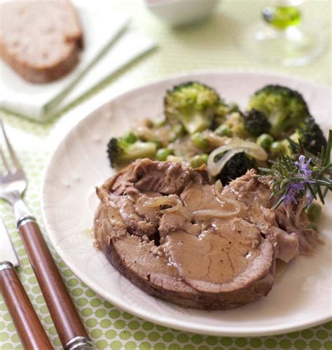 Gigot Dagneau à La Moutarde Et Au Thym Gousses Dail Confites