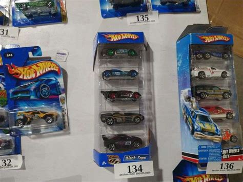 Hot Wheels Black Top Car Gift Pack Assiter Auctioneers