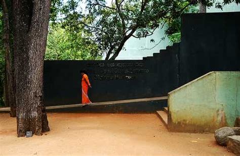 Sigiriya Museum , Sigiriya, Sri-Lanka | Sigiriya Museum photos and more ...