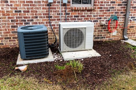 Pros And Cons Ductless Mini Split Systems Vs Centralized Air Conditioning