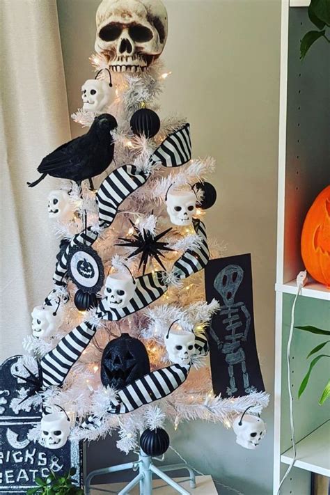 Spooky Halloween Christmas Trees To Try This Year Halloween